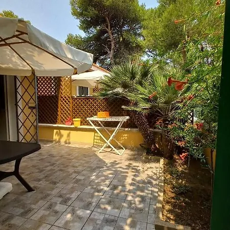 Barone Di Muro 컨트리하우스 토레 델 로소